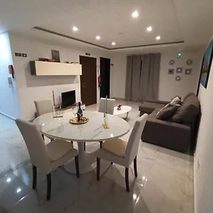  Apartment Modern 2-bed