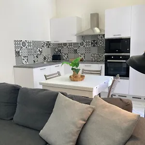  Apartment Charming Central Townhouse In By Assetflow Pro